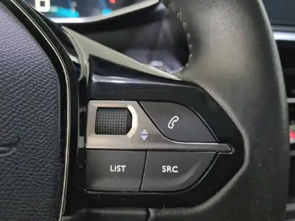 Photo 27 Peugeot 208  PureTech 100 S&S BVM6