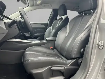 Photo 10 Peugeot 308  SW BlueHDi 130ch S&S EAT8