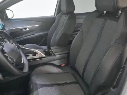 Photo 30 Peugeot 3008  PureTech 130ch S&S EAT8