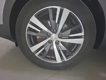 Photo 32 Peugeot 3008  PureTech 130ch S&S EAT8