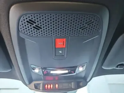 Photo 38 Peugeot 2008  Electrique 136 ch