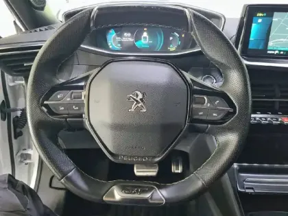 Photo 48 Peugeot 2008  Electrique 136 ch