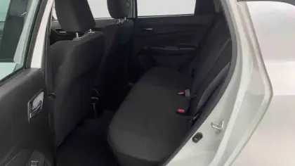 Photo 12 Suzuki Swift  1.2 Dualjet Hybrid Auto (CVT)