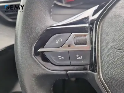 Photo 18 Peugeot 208  PureTech 100 S&S BVM6