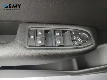 Photo 31 Renault Arkana  TCe 140 EDC - 23