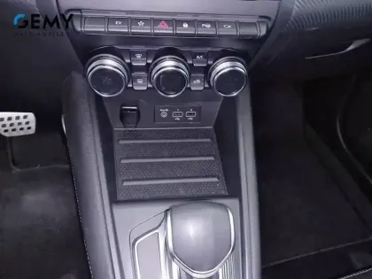 Photo 10 Renault Captur  E-Tech 145 - 21B