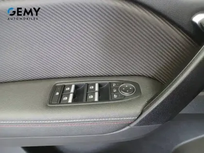 Photo 13 Renault Captur  E-Tech 145 - 21B