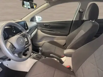Photo 8 Hyundai Bayon  1.0 T-GDi 100 Hybrid 48V