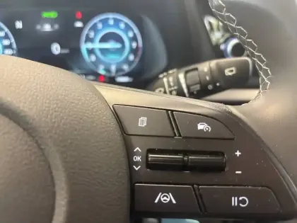 Photo 31 Hyundai Bayon  1.0 T-GDi 100 Hybrid 48V