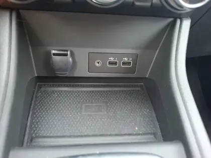 Photo 24 Renault Captur  E-Tech full hybrid 145