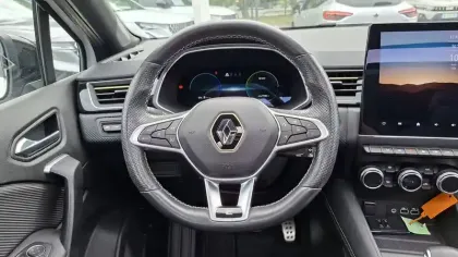 Photo 10 Renault Captur  E-Tech hybride 145