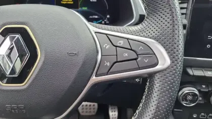Photo 24 Renault Captur  E-Tech hybride 145