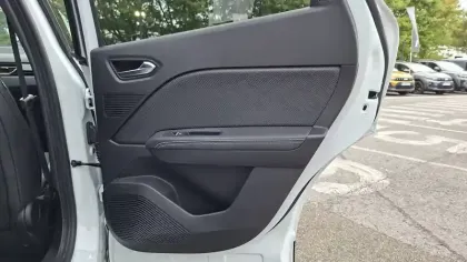 Photo 34 Renault Captur  E-Tech hybride 145