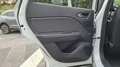 Photo 31 Renault Captur  E-Tech hybride 145