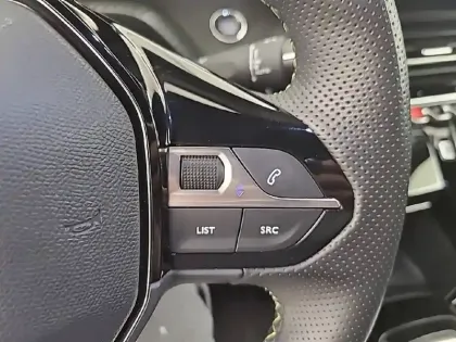 Photo 20 Peugeot 2008  Electrique 54 kWh 156 ch