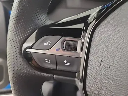 Photo 21 Peugeot 2008  Electrique 54 kWh 156 ch