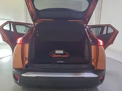 Photo 29 Peugeot 2008  Electrique 136 ch