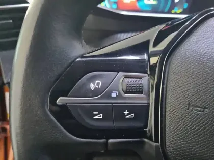 Photo 50 Peugeot 2008  Electrique 136 ch