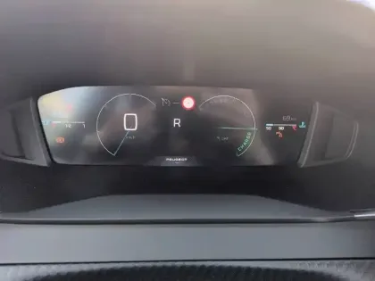 Photo 9 Peugeot 2008  Hybrid 110 e-DCS6