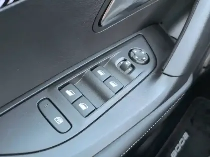 Photo 19 Peugeot 2008  Hybrid 110 e-DCS6