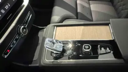 Photo 23 Volvo XC90  T8 AWD Hybride Rechargeable 455 ch Geartronic 8 7pl