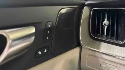 Photo 12 Volvo XC60  T6 Recharge AWD 253 ch + 145 ch Geartronic 8
