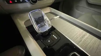 Photo 14 Volvo XC60  T6 Recharge AWD 253 ch + 145 ch Geartronic 8