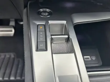 Photo 13 Peugeot 408  PureTech 130 ch S&S EAT8