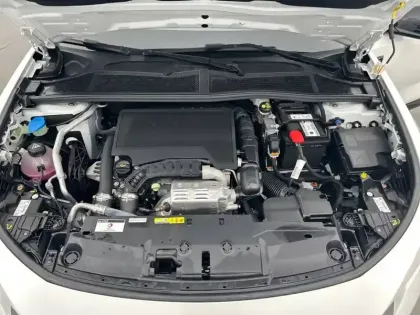 Photo 24 Peugeot 408  PureTech 130 ch S&S EAT8