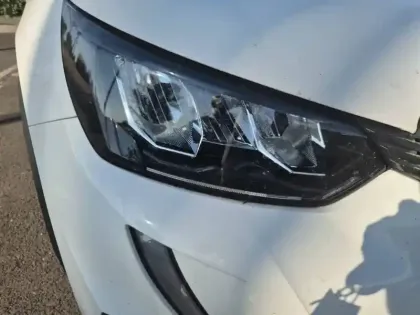 Photo 36 Peugeot 2008  PureTech 100 S&S BVM6