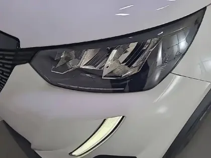 Photo 63 Peugeot 2008  PureTech 100 S&S BVM6