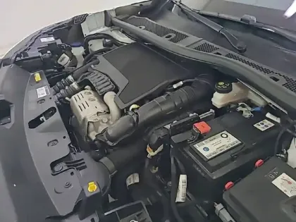 Photo 62 Peugeot 2008  PureTech 100 S&S BVM6