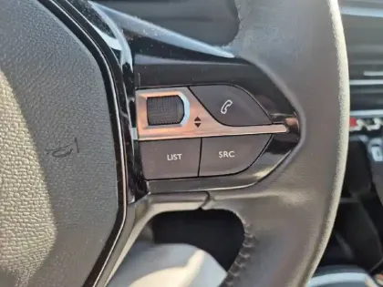 Photo 43 Peugeot 2008  PureTech 100 S&S BVM6