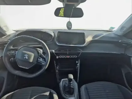 Photo 28 Peugeot 2008  PureTech 100 S&S BVM6