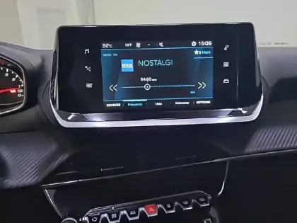 Photo 66 Peugeot 2008  PureTech 100 S&S BVM6
