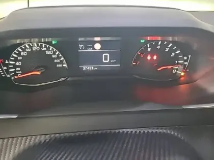 Photo 57 Peugeot 2008  PureTech 100 S&S BVM6