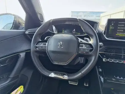Photo 8 Peugeot 2008  PureTech 130 S&S EAT8