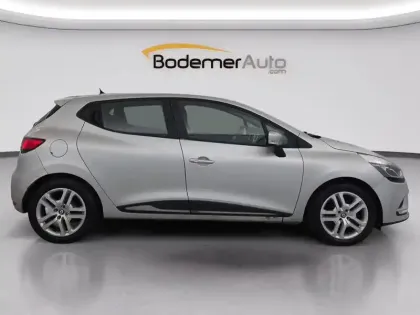 Photo 20 Renault Clio  dCi 75 Energy