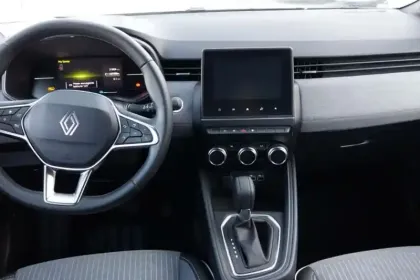Photo 8 Renault Clio  E-Tech full hybrid 145 ch GSR2