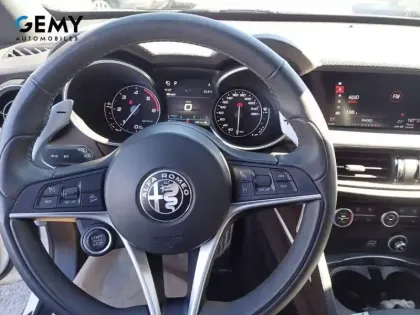 Photo 15 Alfa Romeo Stelvio  2.2 190 ch AT8