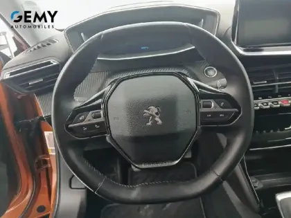 Photo 12 Peugeot 2008  PureTech 130 S&S BVM6