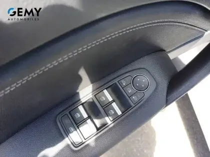 Photo 11 Renault Captur  E-Tech full hybrid 145