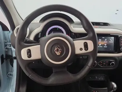 Photo 27 Renault Twingo  III E-Tech