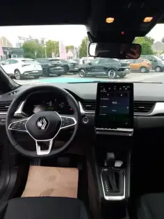 Photo 10 Renault Captur  E-Tech full hybrid 145 ch