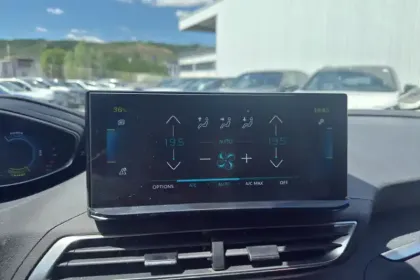 Photo 16 Peugeot 3008  Hybrid 225 e-EAT8