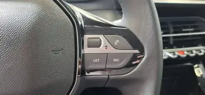 Photo 23 Peugeot 208  Hybrid 110 ch e-DCS6