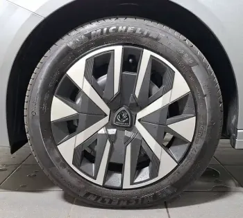 Photo 16 Peugeot 208  Hybrid 110 ch e-DCS6
