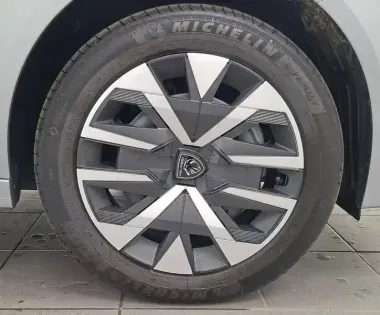 Photo 14 Peugeot 208  Hybrid 110 ch e-DCS6