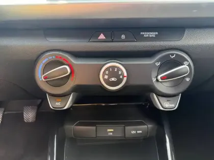 Photo 24 Kia Rio  1.0 T-GDi 100 ch BVM6