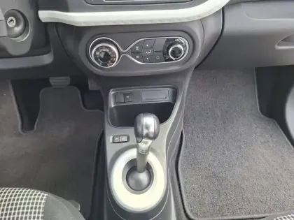 Photo 22 Renault Twingo  III Achat Intégral - 21
